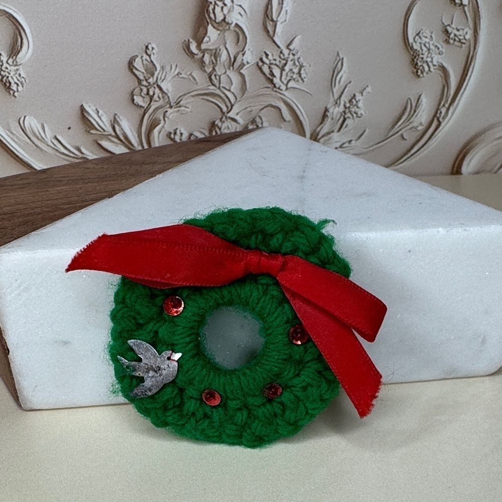 Vintage Green Crochet Wreath Brooch with Red Ribbon #16